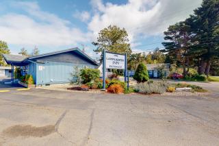 Lamplighter Inn II - 3
