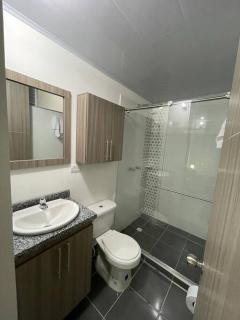 Hermoso apartamento completo 2 habitaciones - ubicación excelente para transporte al parque del café y PANACA - Armenia - 9