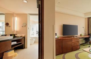 Holiday Inn Qingdao City Center by IHG - May 4th Square - 3
