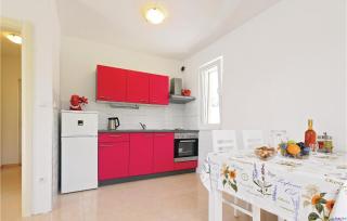 Stunning Home In Zatoglav With Wifi - Ražanj - 3