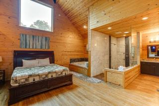 Deluxe Couples Cabin on Creek - Cornelia - 6