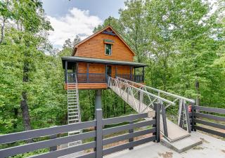 Sky's the Limit Treehouse Near Helen, Georgia - Cornelia - 0