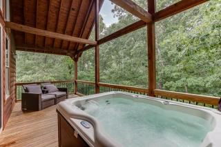 Deluxe Couples Cabin on Creek - Cornelia - 7