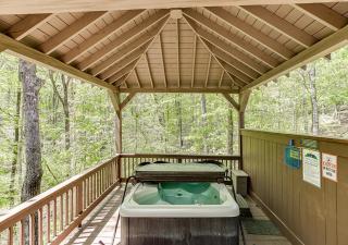 Wooded ViewsNear Helen w Fireplace & Hot Tub - 9