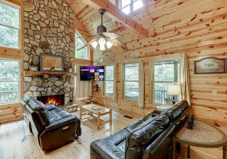 Private Luxury Cabin w Pool Table and Firepit - Cornelia - 5