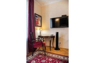 Downtown Antique Apartment by BookingHost - 2