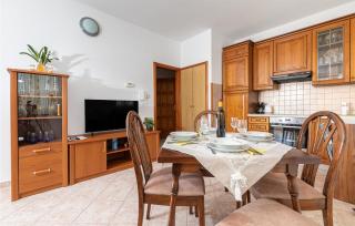 Amazing Apartment In Punat With Kitchen - Punat - 4
