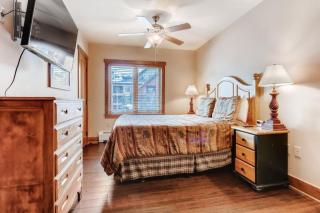Luxury 1 Bedroom Mountain Condo In River Run Village With Expansive Mountain Views And Walking Distance To Ski Slopes - 1
