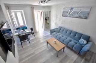 Sea View Apartment 40m From The Beach - Fažana - 2