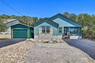 Pet-Friendly Home with Deck 1 Mi to Canyon Lake Fun - Canyon Lake - 8
