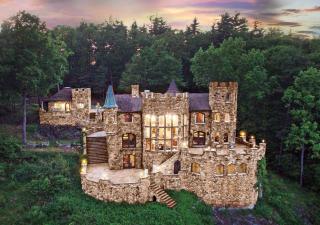 HIGHLANDS CASTLE overlooking Lake George plus 2 other CASTLES & SUITES - Bolton Landing - 9