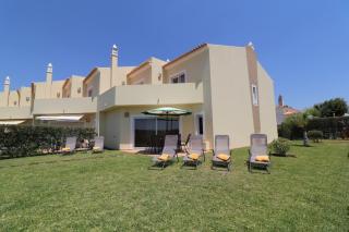 3-Bed Townhouse with pool in Albufeira Balaia - 0