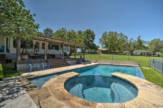 Waterfront Kingsland Home with Pool and River Access - Kingsland - 0