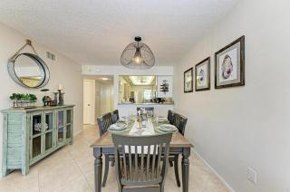 Edit Liddies Place Sun Plaza West 209 - 2