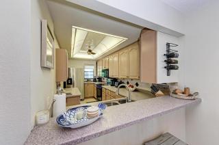 Edit Liddies Place Sun Plaza West 209 - 1