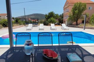 Family-friendly apartments with swimming pool Vinisce, Trogir - 12676 - 2