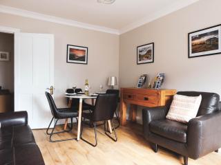 Lough Álainn - Tourism NI Certified - Warrenpoint - 1