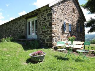 Location authentique avec cheminée et toit de chaume, proche nature et activités à St-Front - FR-1-582-291 - 8