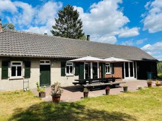Spacious Farmhouse near Forest in Stramproy - De Horst - 9