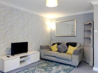 Gorgeous 3 bedroom Dunbar Serviced Apartment - 0