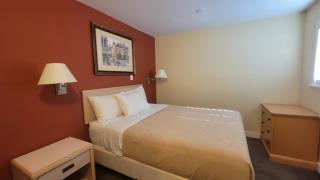 Sahara Courtyard Inn & Suites Osoyoos - Osoyoos - 9