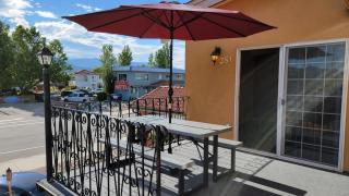 Sahara Courtyard Inn & Suites Osoyoos - 5