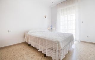 6 Bedroom Gorgeous Home In Chipiona - Chipiona - 3