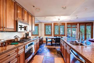 Premier 4 Bedroom Ski In, Ski Out Vacation Rental At The Timbers With The Best Access To Skiing In Keystone - Keystone - 5