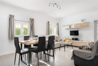 Casa Blanca, pool and beach - 6