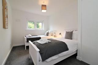 Signature - Belhaven House - Hamilton - 8