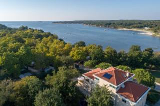 Apartments Rea - Funtana - 0