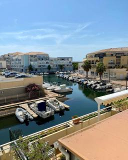 Studio cabine climatisé de 20m2 avec place de parking privée - Sète - 0