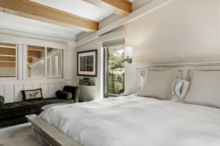 3 Bedroom Antlers Vacation Rental With Incredible Slopeside Views And Just A Short Walk To Gondola And Lionshead Village - Vail - 1