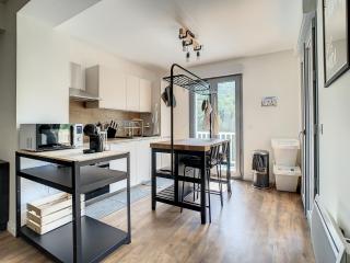 Superbe appartement entièrement rénové au pied des montagnes avec parking inclus - 7