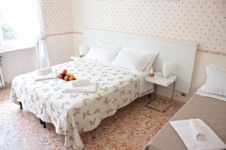 apartment at Colosseo with terrace overlooking the garden by LYON - Rome - 2
