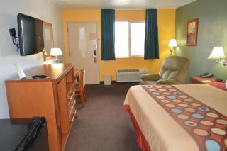 Super 8 by Wyndham St. George UT - 8