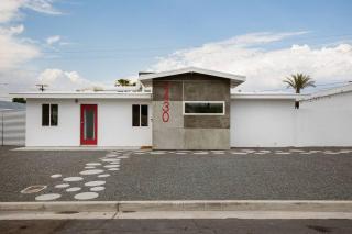 Desert Haus: Modern Luxury Home + Private Pool - Palm Springs - 4