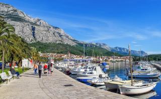 Old town Makarska apartments - central square - 9
