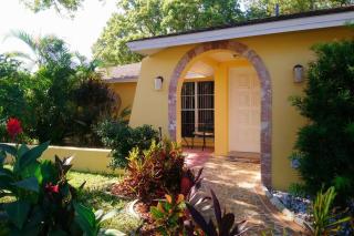 Comfortable, Sunny, Quiet Neighborhood - Port Richey - 0