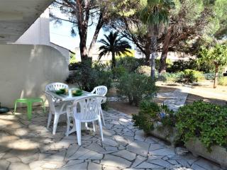Appartement T2 pour 4 personnes, proche plage et commerces, jardin privé, parking, animaux acceptés - FR-1-226B-111 - Cavalaire-sur-Mer - 9