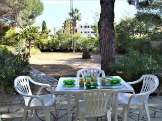 Appartement T2 pour 4 personnes, proche plage et commerces, jardin privé, parking, animaux acceptés - FR-1-226B-111 - Cavalaire-sur-Mer - 0
