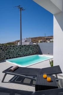 SantoRossa Luxury Villas - Emporio Santorini - 9