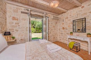 Villa Rizolia Epta by Villa Plus - 3