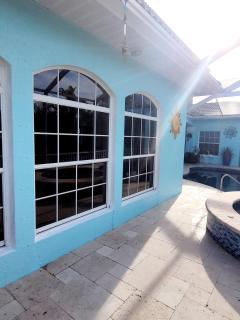 Cape Paradise B & B - Your Luxury Tropical Retreat - Cape Coral - 2