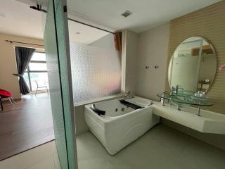 Private Jacuzzi Luxury Suite at KL City 178 - Kuala Lumpur - 4