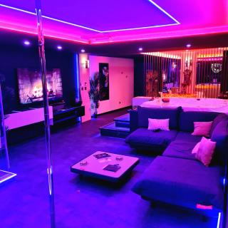 LES SECRETS ROOMS, LOVE ROOM DE LUXE AVEC JACUZZI - Rivesaltes - 8