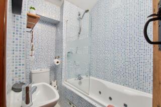 Boutique Cottage - Private Garden - 4