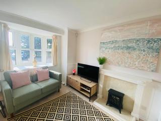 Coastal 2 bedroom maisonette with parking - Eastbourne - 0