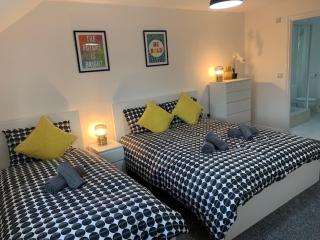 Spacious and central 4-bedroom house with parking - Birmingham - 9