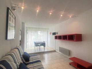 Appartement Cosy à 300m de la Plage, Parking Privé, Loggia Fermée, 4 Pers., 2 Étoiles - FR-1-225-758 - Argelès-sur-Mer - 0